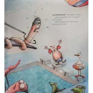 Robbie Regenworm op zwemles!